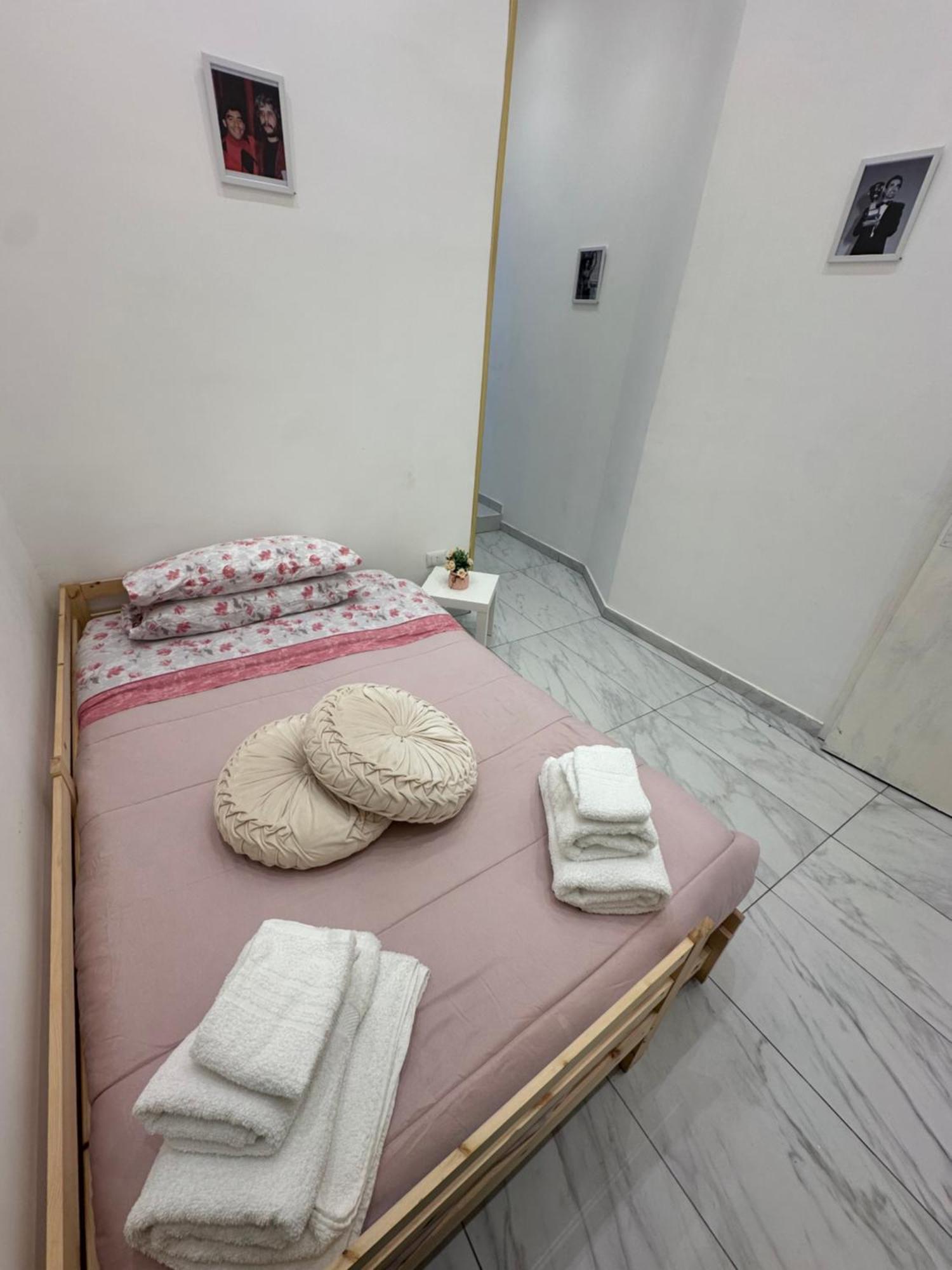 Appartement Residenza Marvin De Curtis à Naples Extérieur photo